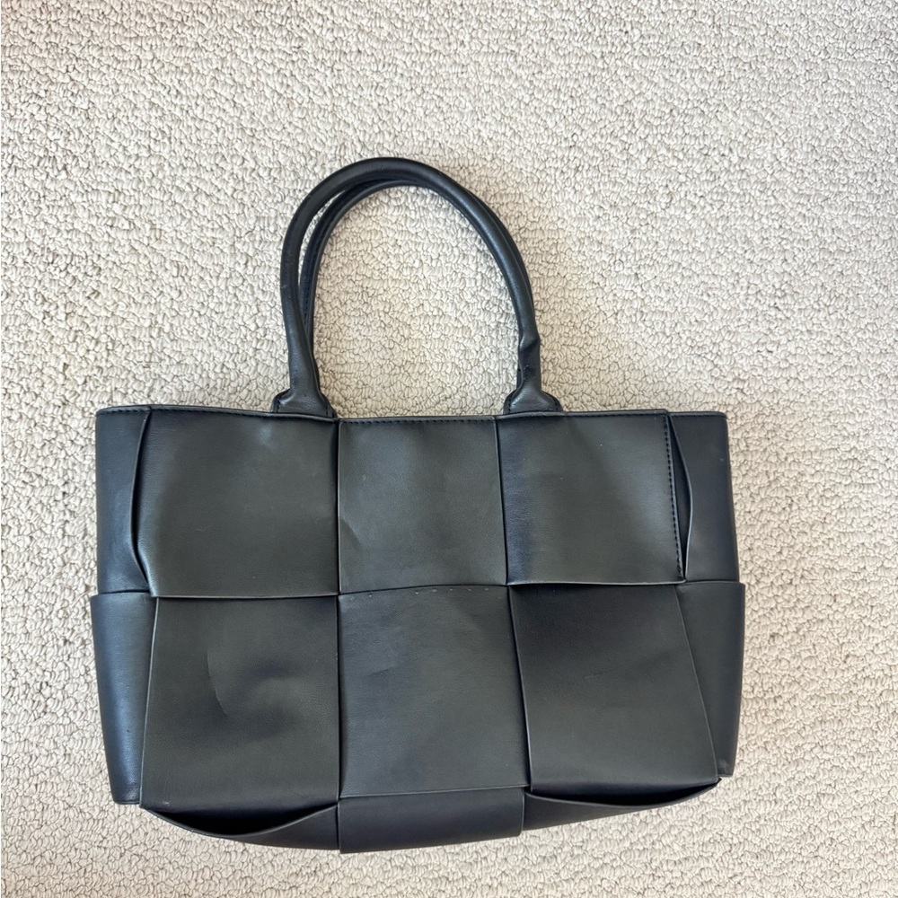 Worthington Black Tote Bag with Structured Design